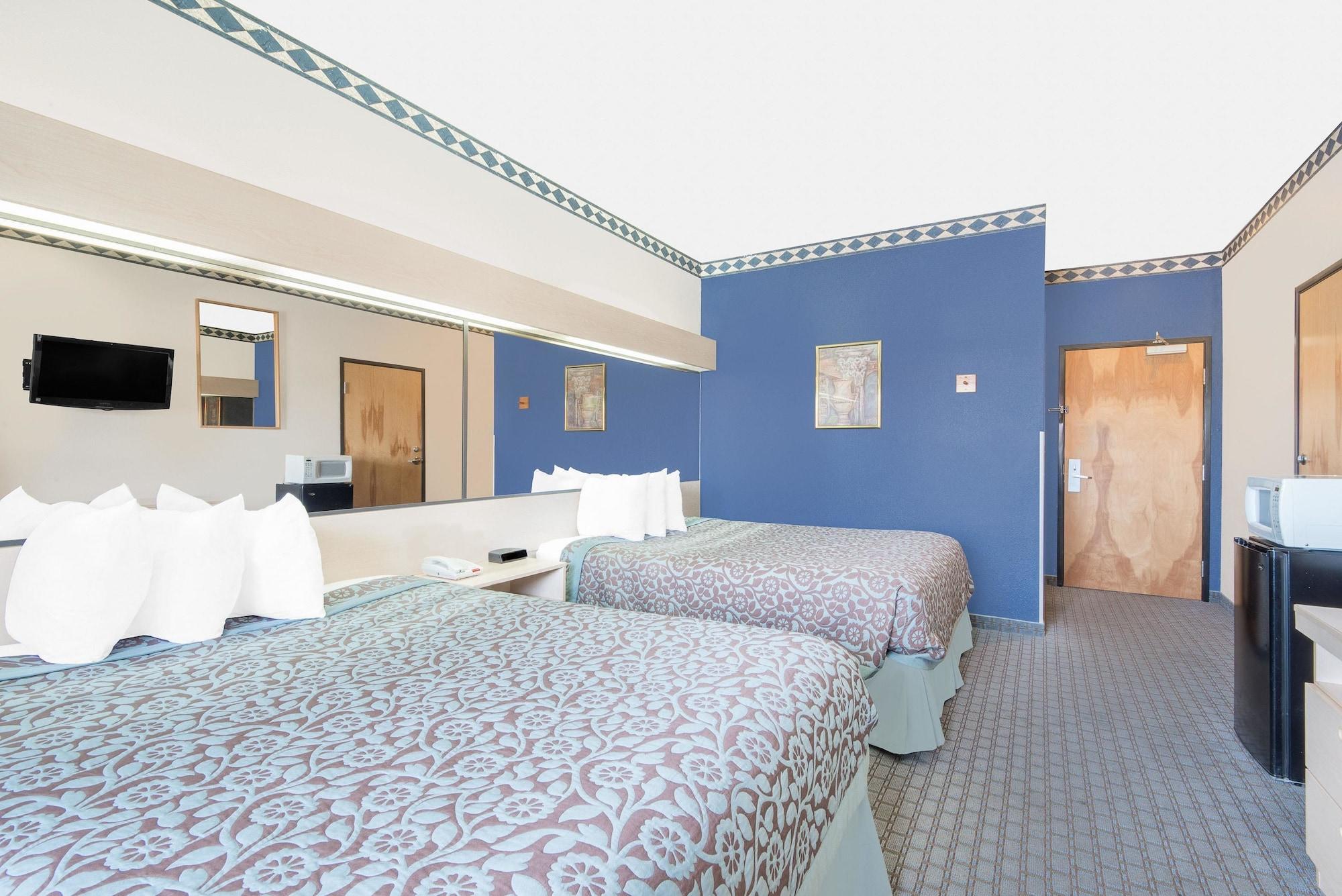 Days Inn & Suites By Wyndham Hutchinson Exterior foto