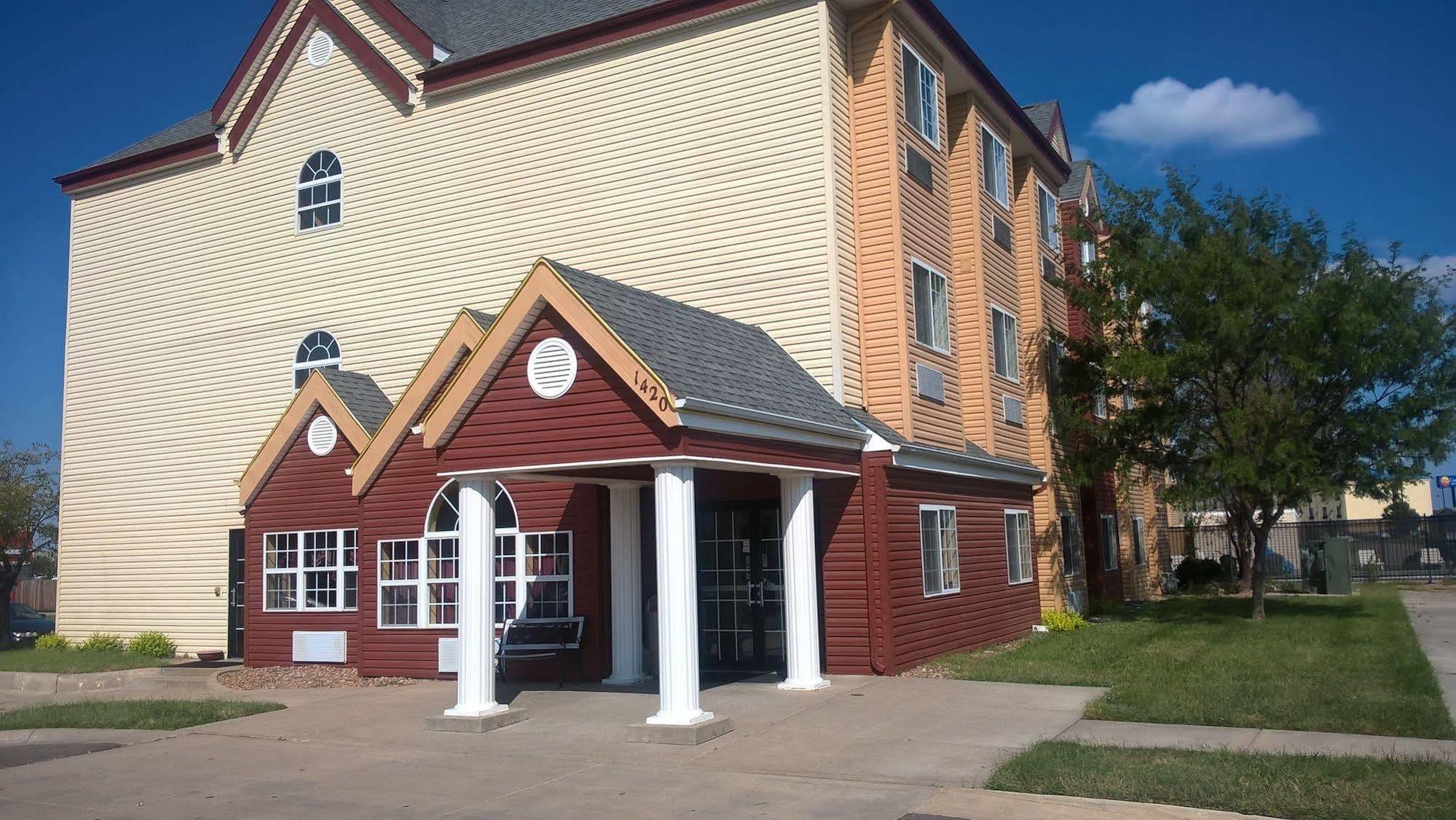 Days Inn & Suites By Wyndham Hutchinson Exterior foto
